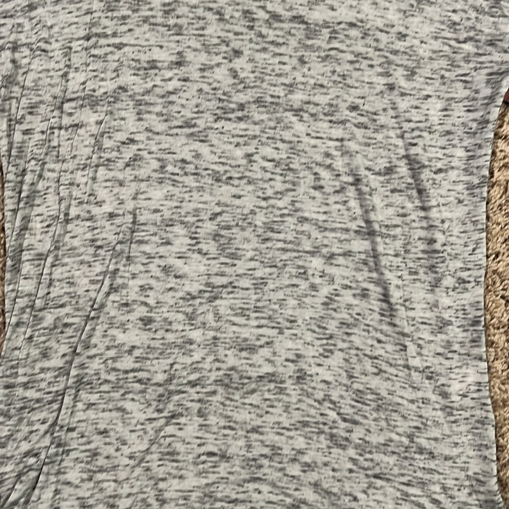 2 long sleeve tops blue is XL and grey is M NWT - Picture 5 of 5